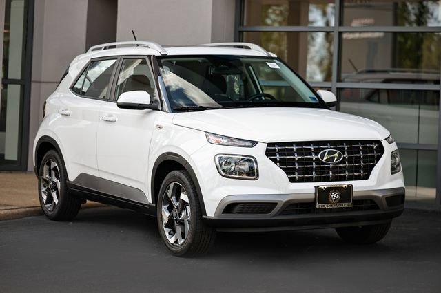 Certified 2025 Hyundai Venue SEL FWD image 1