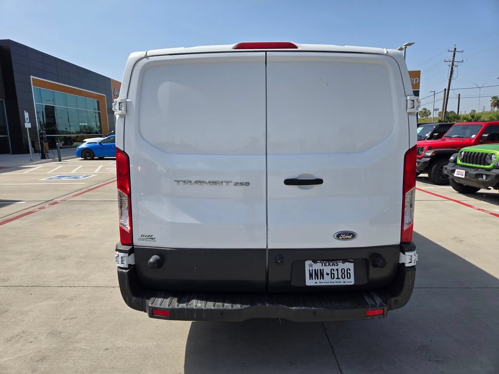 Used 2017 Ford Transit 250 148 Low Roof RWD image 4