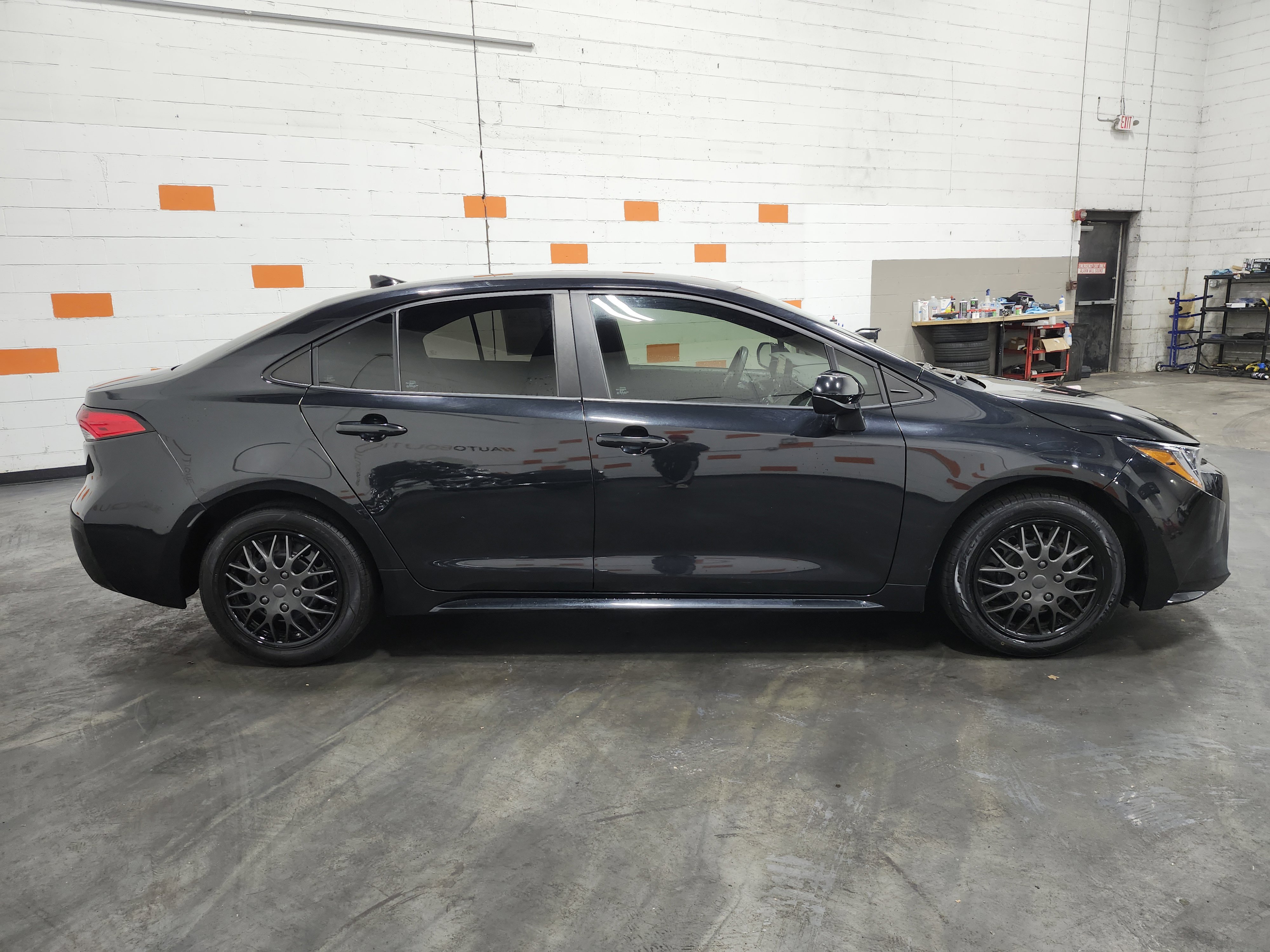 Used 2022 Toyota Corolla LE image 16