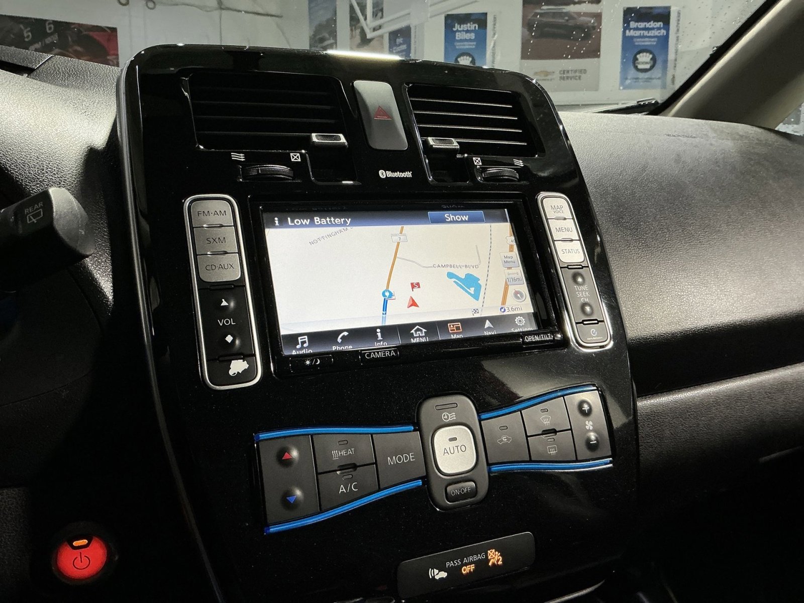 Used 2016 Nissan Leaf SL w/ Premium Package image 28