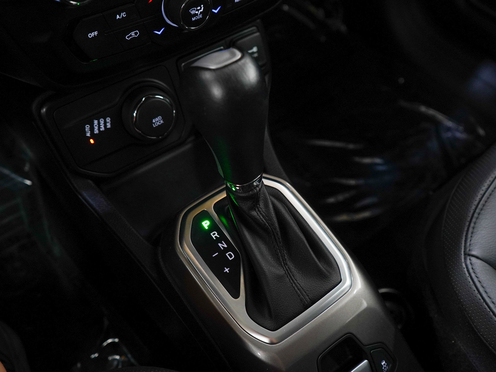 Used 2020 Jeep Renegade Limited AWD/4WD image 21