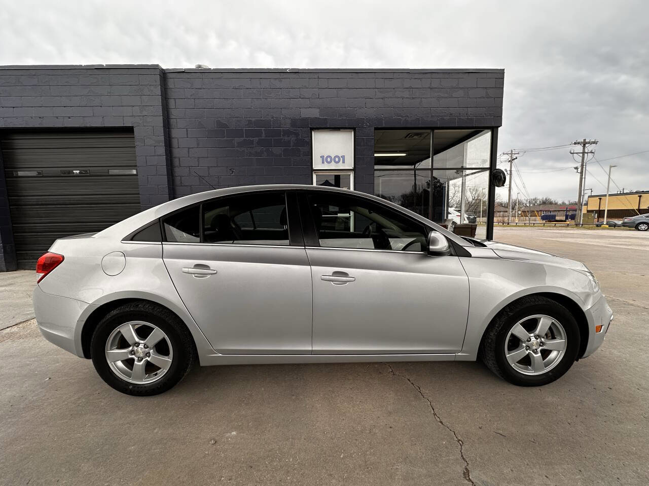 Used 2016 Chevrolet Cruze LT image 9