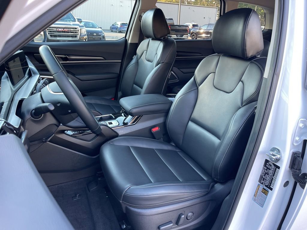 Used 2025 Kia Telluride S image 19