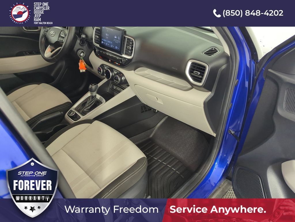 Used 2023 Hyundai Venue SEL FWD image 35