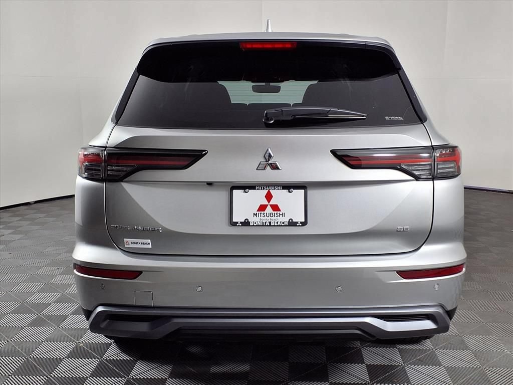 New 2026 Mitsubishi Outlander SE AWD/4WD image 6