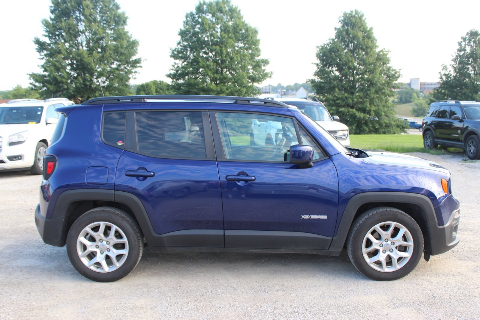 Used 2018 Jeep Renegade Latitude FWD image 7