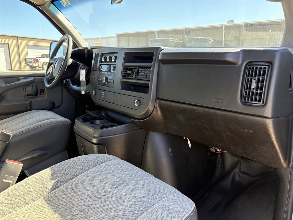 Used 2009 Chevrolet Express 2500 image 20