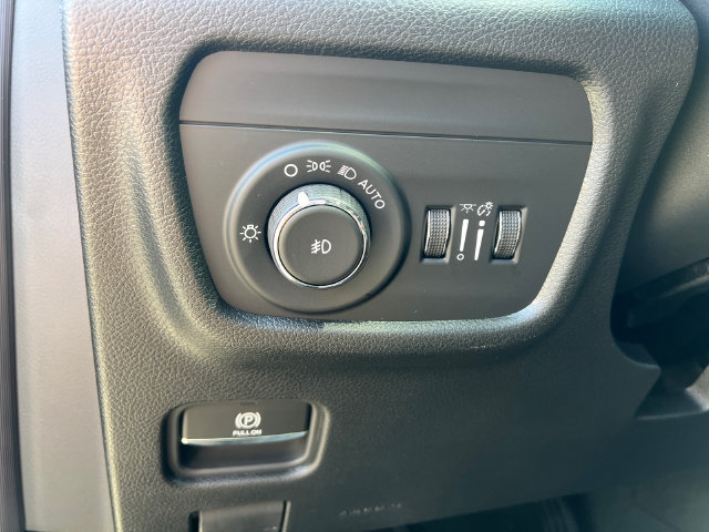 New 2026 Jeep Grand Cherokee L Limited w/ Limited Altitude Package AWD/4WD image 8