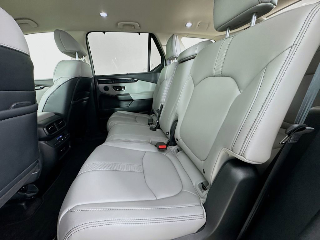 Certified 2025 Honda Pilot EX-L image 31