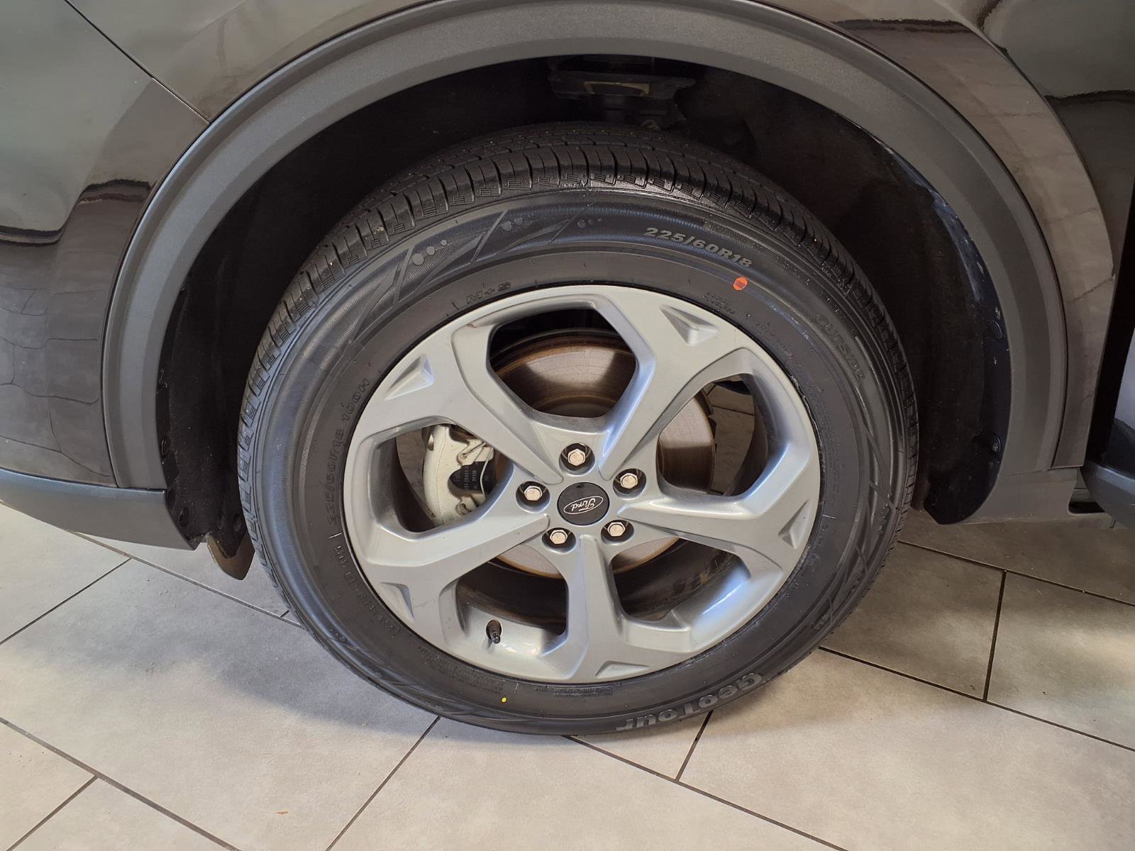 Used 2025 Ford Escape ST-Line AWD/4WD image 28