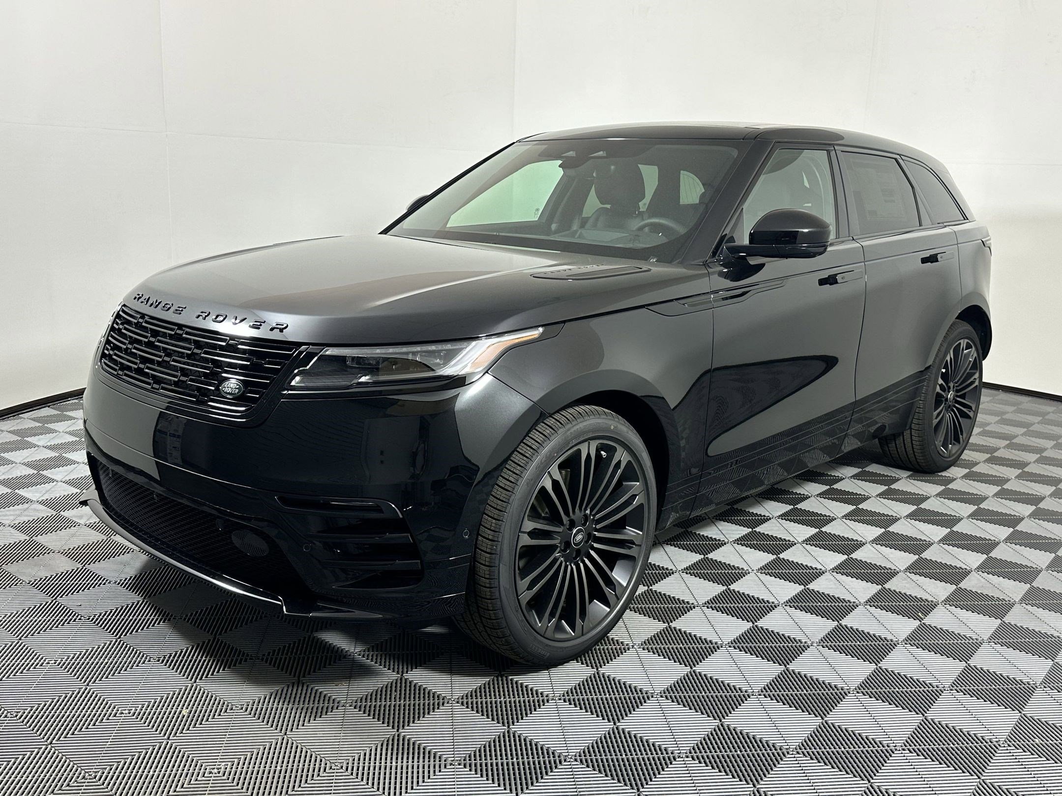 New 2026 Land Rover Range Rover Velar Dynamic SE