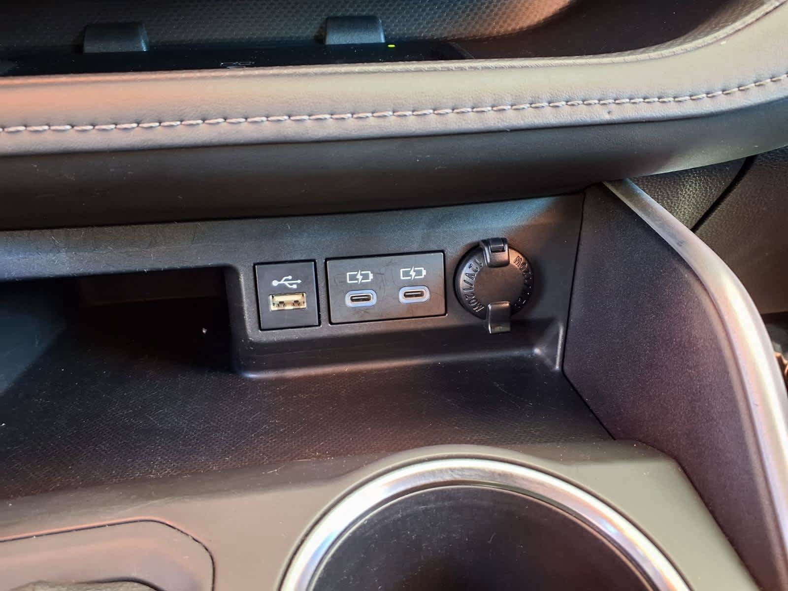 Used 2024 Toyota Highlander XLE FWD image 28
