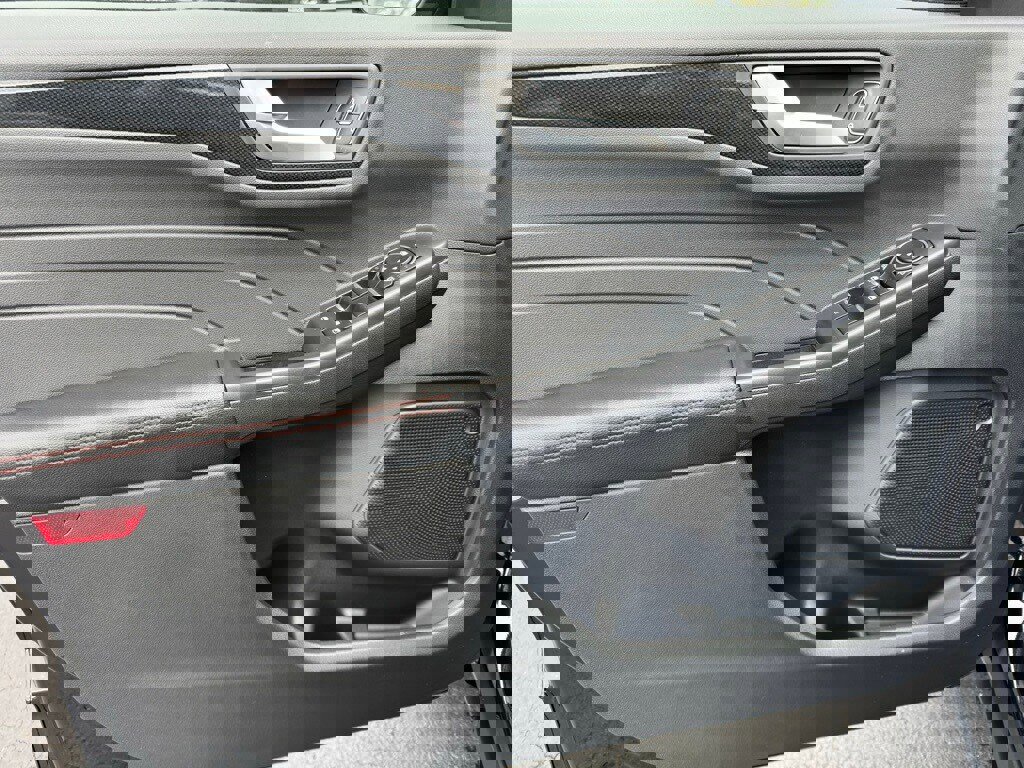 New 2025 Ford Escape ST-Line Select w/ Tech Pack #1 image 21