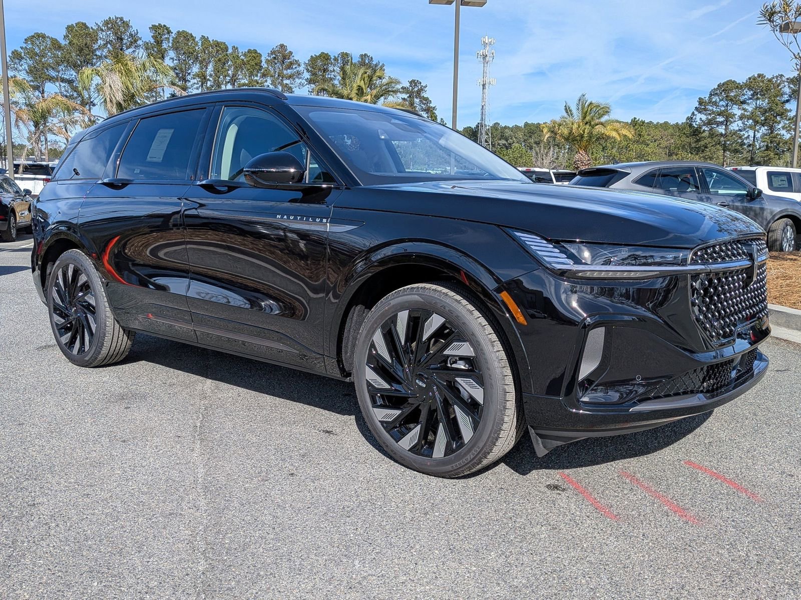 New 2026 Lincoln Nautilus Reserve w/ Jet Appearance Package image 3