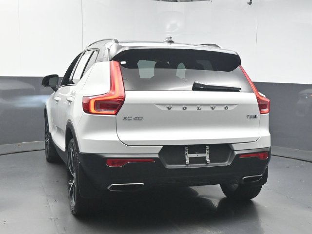 Used 2020 Volvo XC40 T5 R-Design w/ Protection Package AWD/4WD image 6