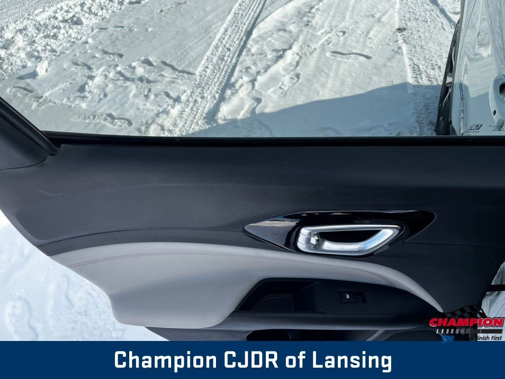 Used 2025 Jeep Compass Limited image 28