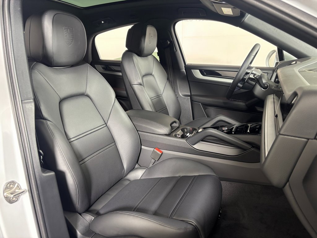 New 2026 Porsche Cayenne S image 40