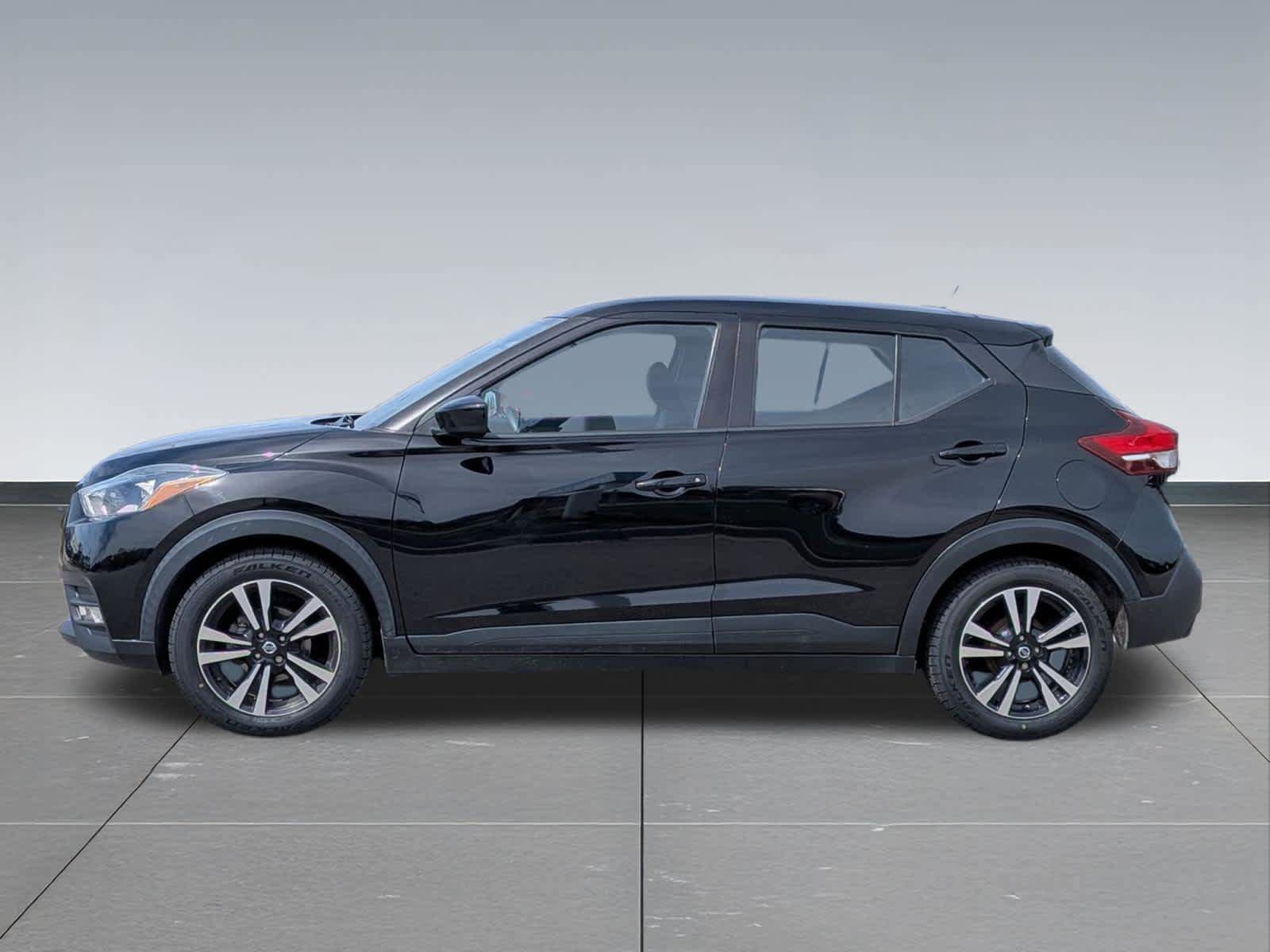 Used 2020 Nissan Kicks SV image 2