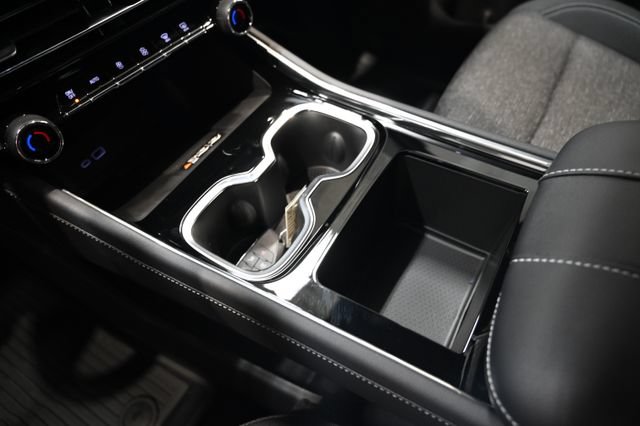New 2027 Chevrolet Traverse LT w/ LPO, Floor Liner Package FWD image 19