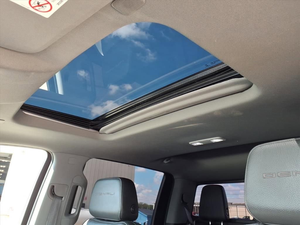 Used 2021 GMC Sierra 2500 Denali w/ Denali Ultimate Package image 18