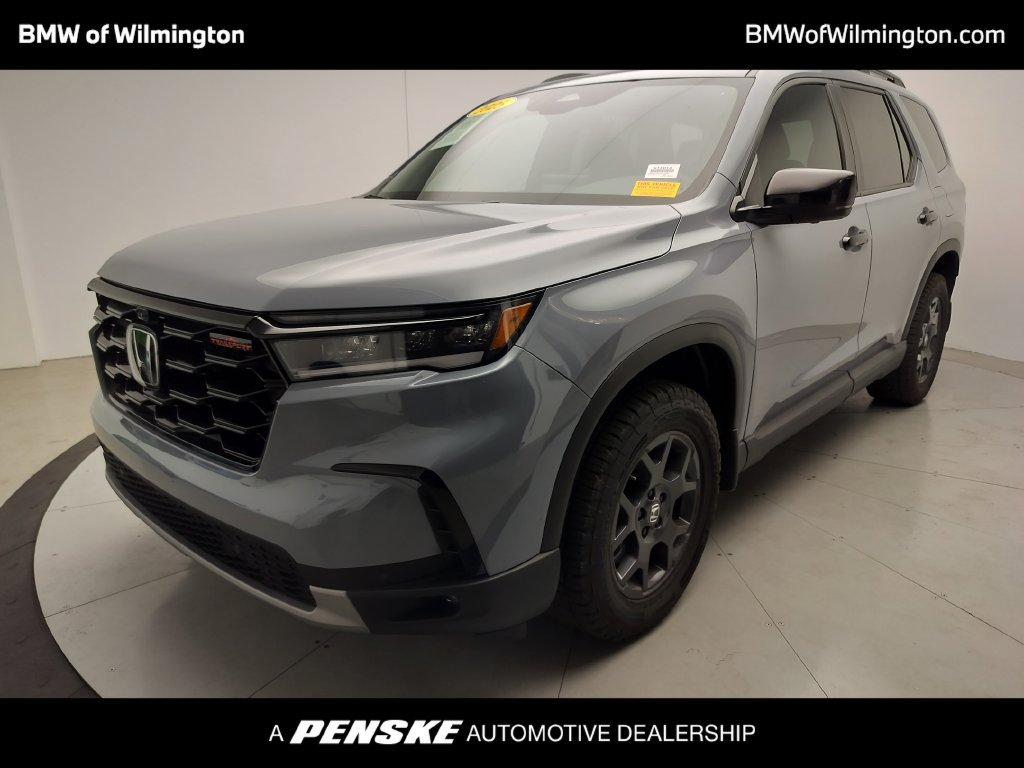 Used 2025 Honda Pilot TrailSport image 1