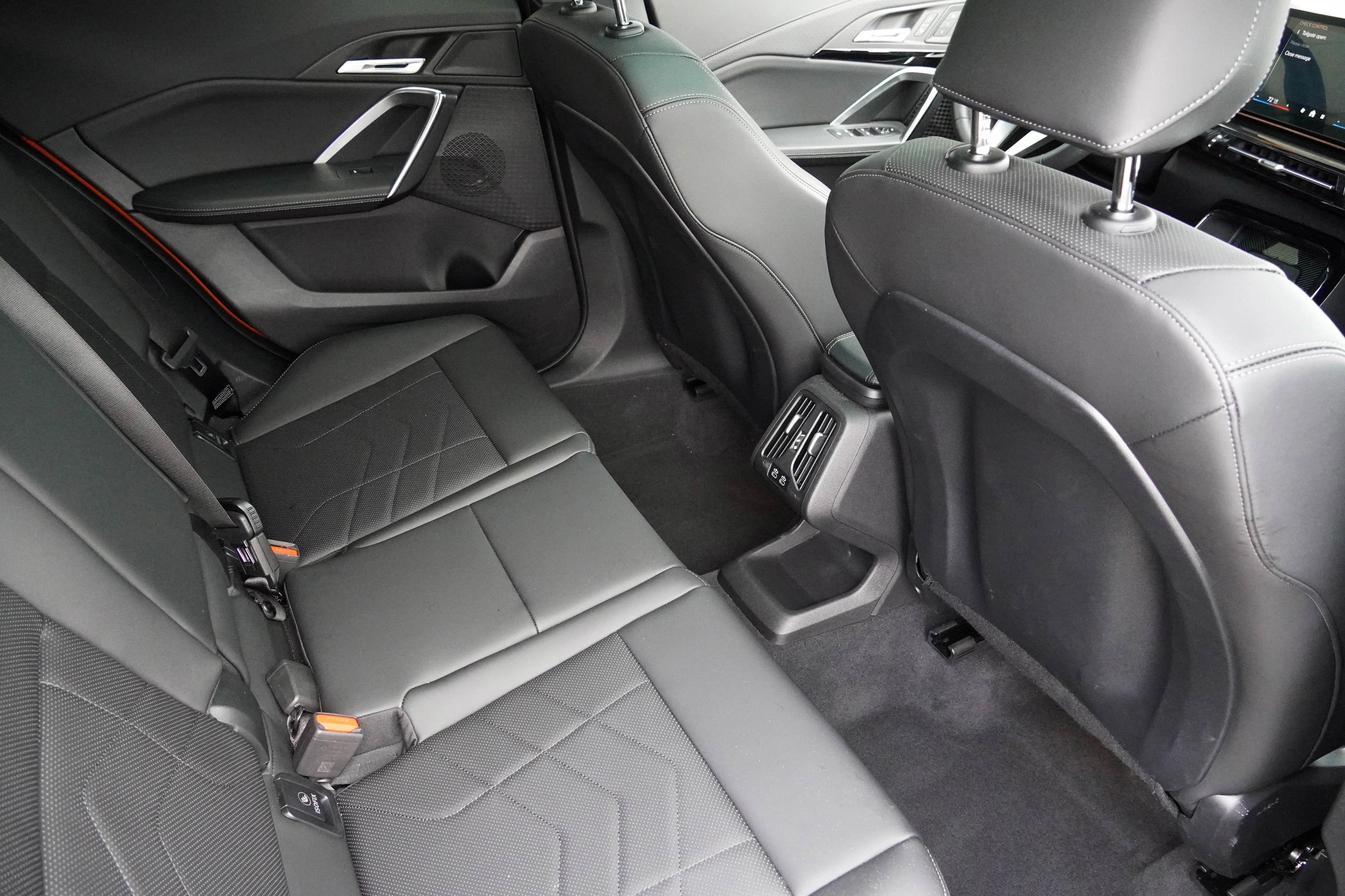 Certified 2025 BMW X2 xDrive28i image 33