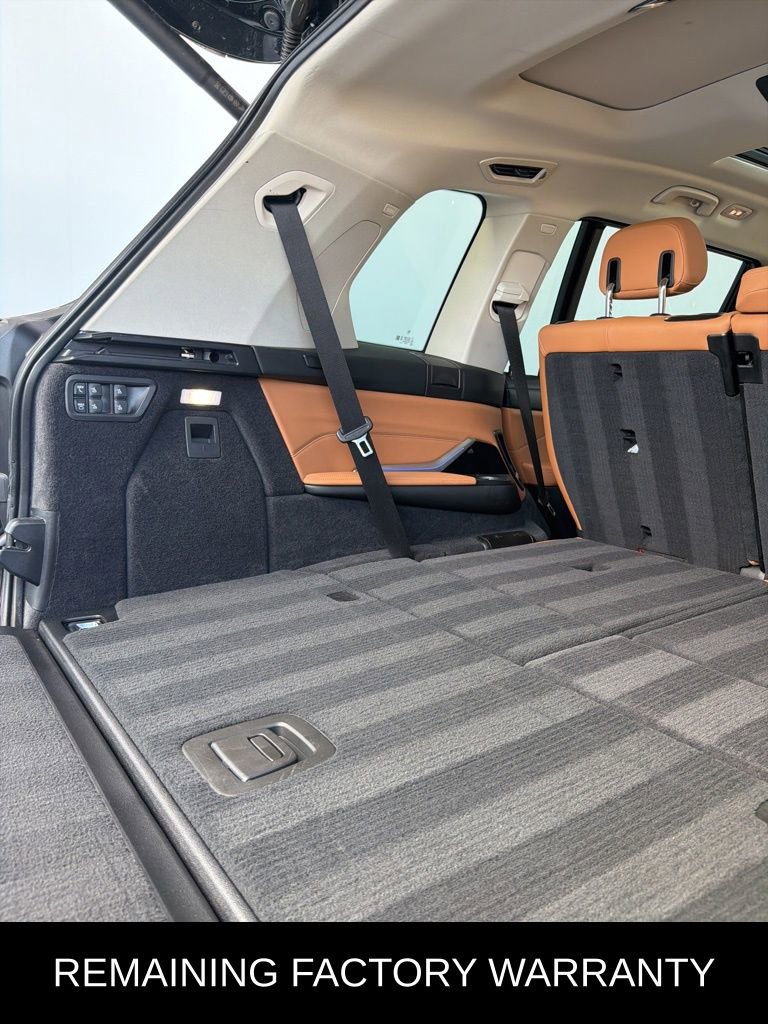 Used 2024 BMW X7 xDrive40i image 11
