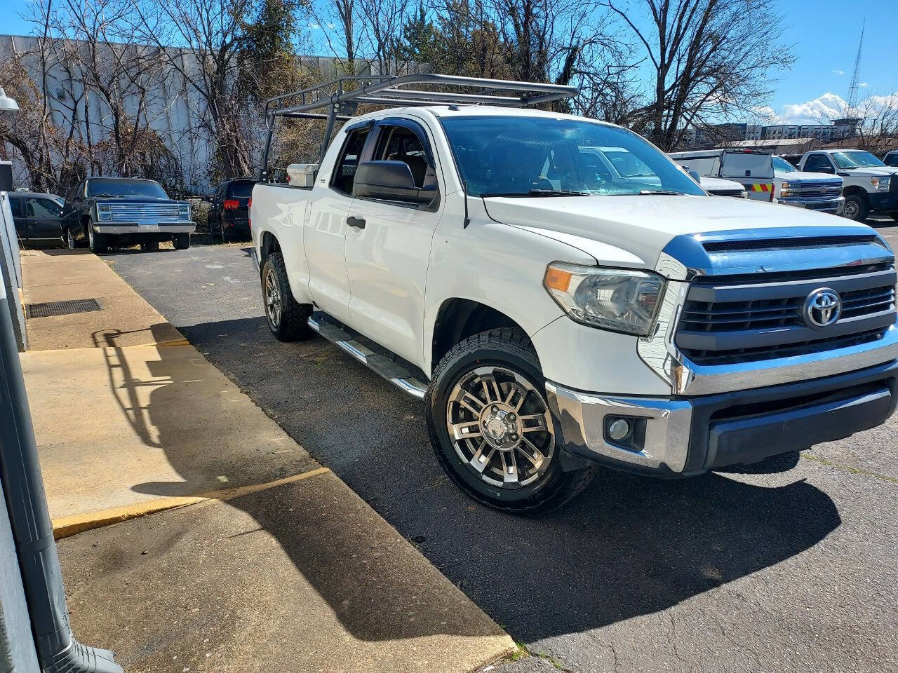 Used 2014 Toyota Tundra SR5 image 3