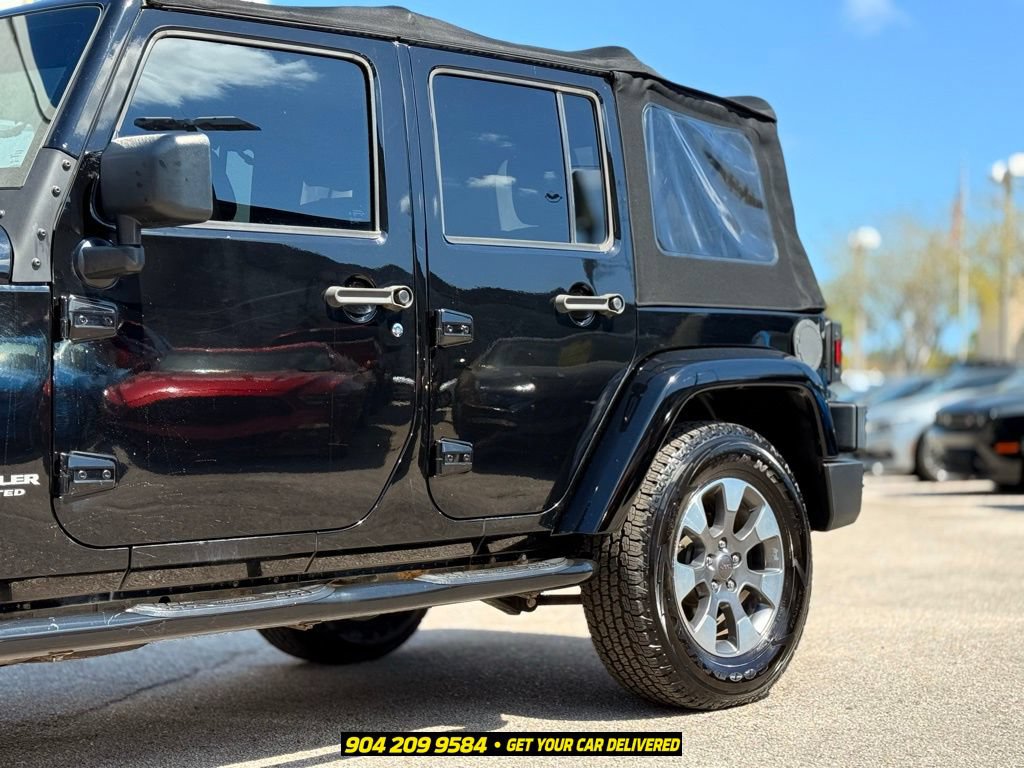 Used 2017 Jeep Wrangler Unlimited Rubicon w/ Connectivity Group AWD/4WD image 5