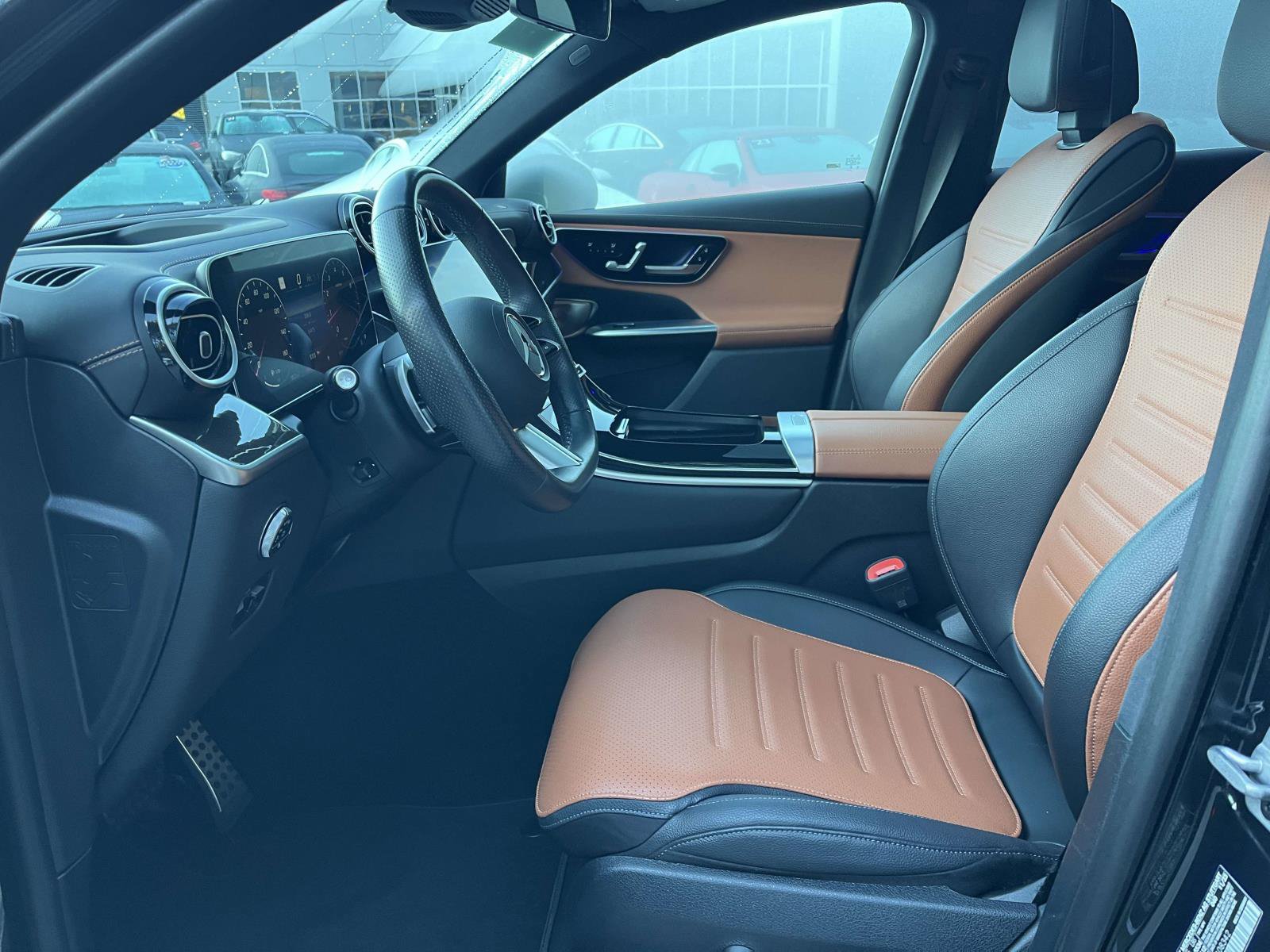 Used 2024 Mercedes-Benz GLC 300 4MATIC image 39