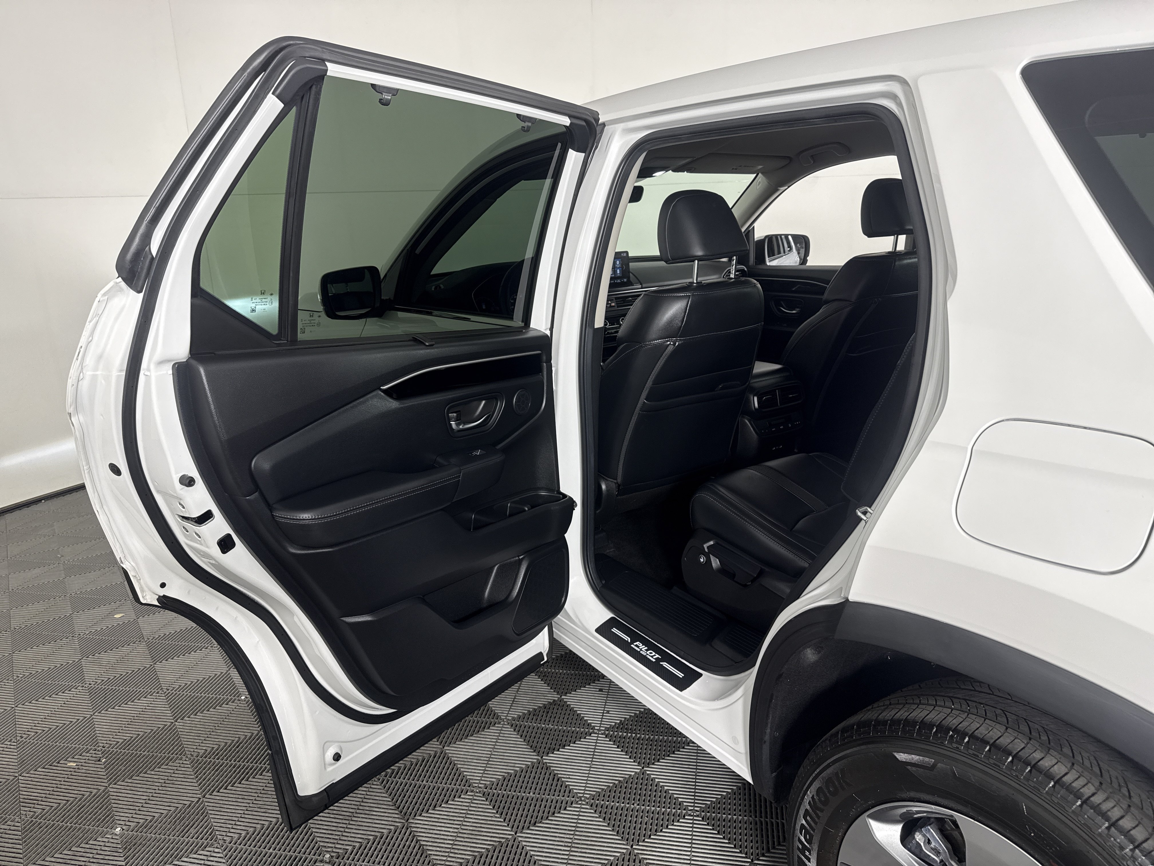 Certified 2024 Honda Pilot EX-L image 17