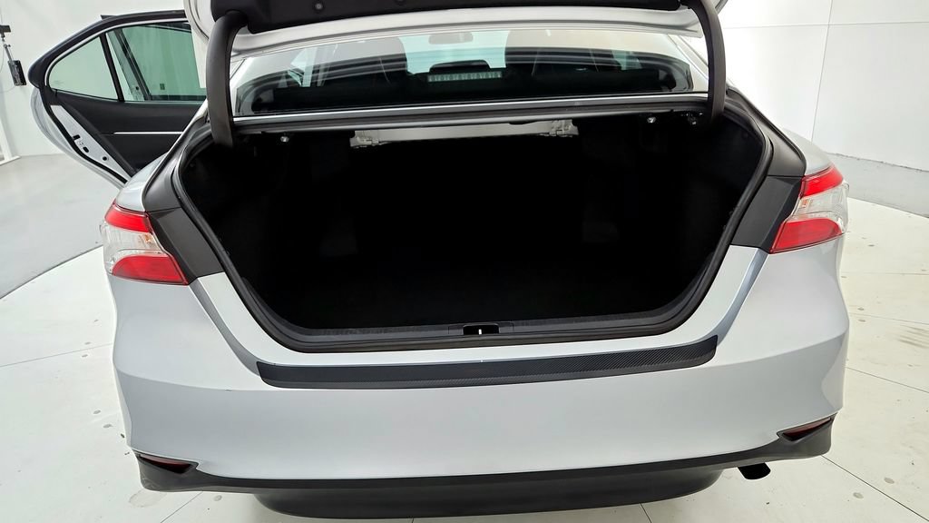 Certified 2018 Toyota Camry LE FWD image 20