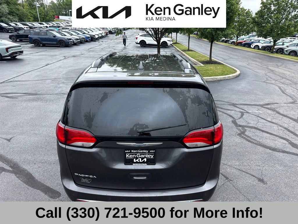 Used 2017 Chrysler Pacifica Touring-L Plus w/ Advanced Safetytec Group FWD image 8