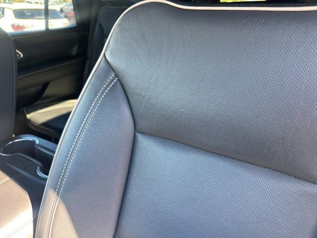 Used 2024 GMC Yukon SLT image 17