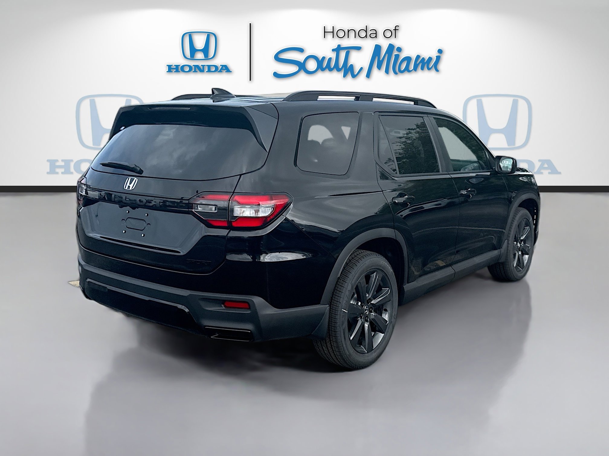 New 2026 Honda Pilot Sport image 7