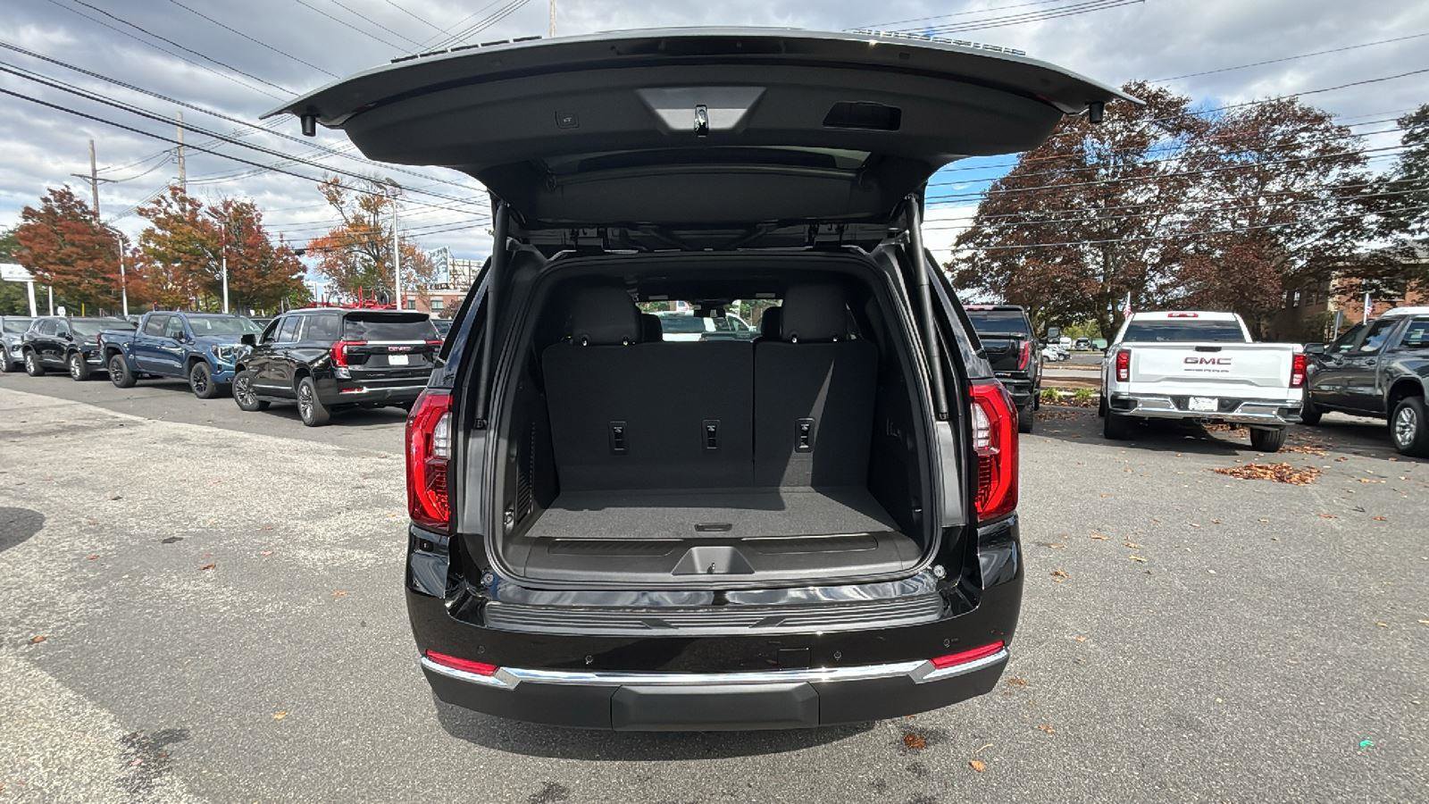 New 2026 GMC Yukon Elevation w/ LPO, Elevation Black Package image 35
