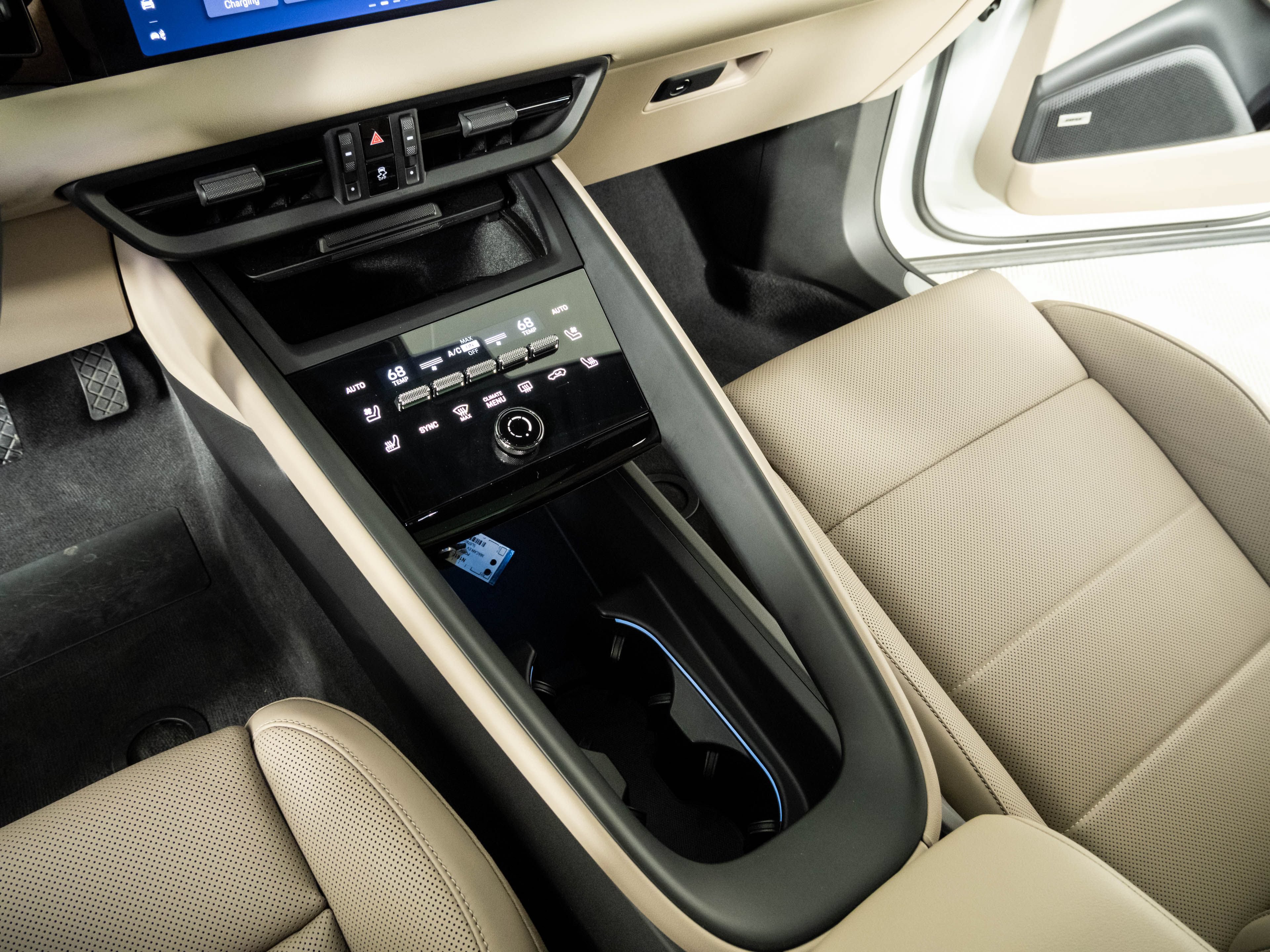 Used 2025 Porsche Macan Electric RWD image 18
