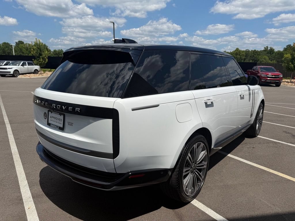 Used 2025 Land Rover Range Rover Long Wheelbase SE AWD/4WD image 8