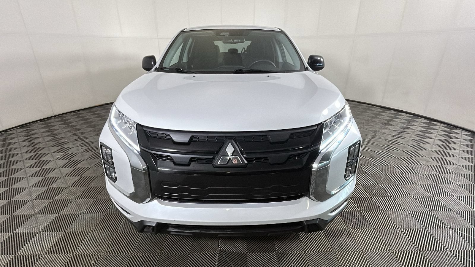 Used 2025 Mitsubishi Outlander Sport LE AWD/4WD image 7