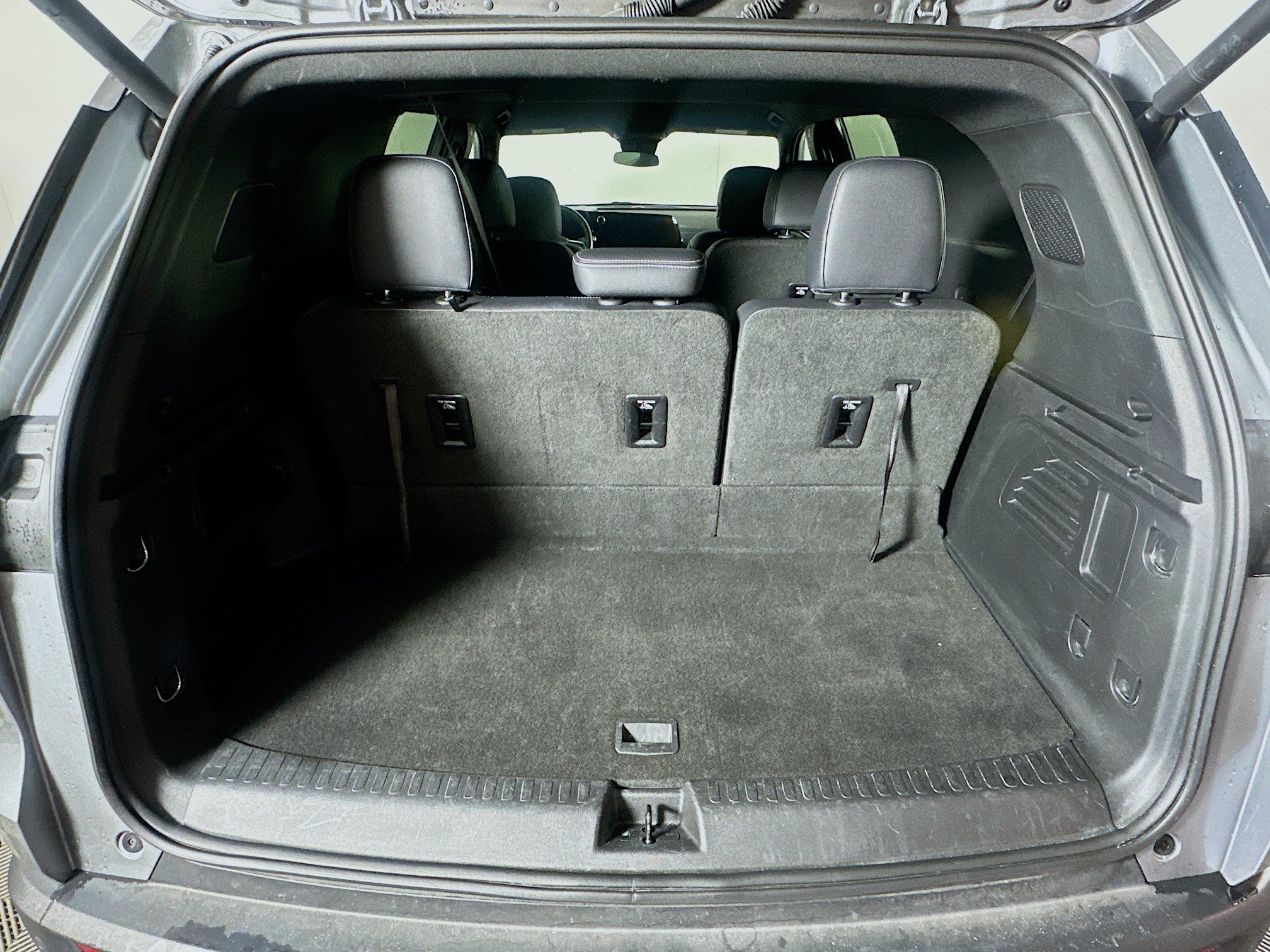 Used 2025 Chevrolet Traverse LT FWD image 30