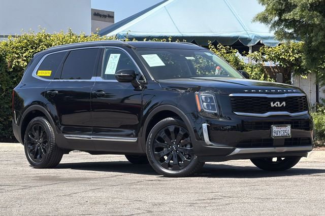 Used 2022 Kia Telluride EX w/ EX Premium Package FWD image 2