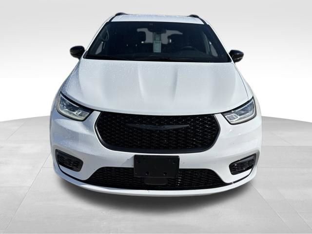 Used 2026 Chrysler Pacifica Select FWD image 8
