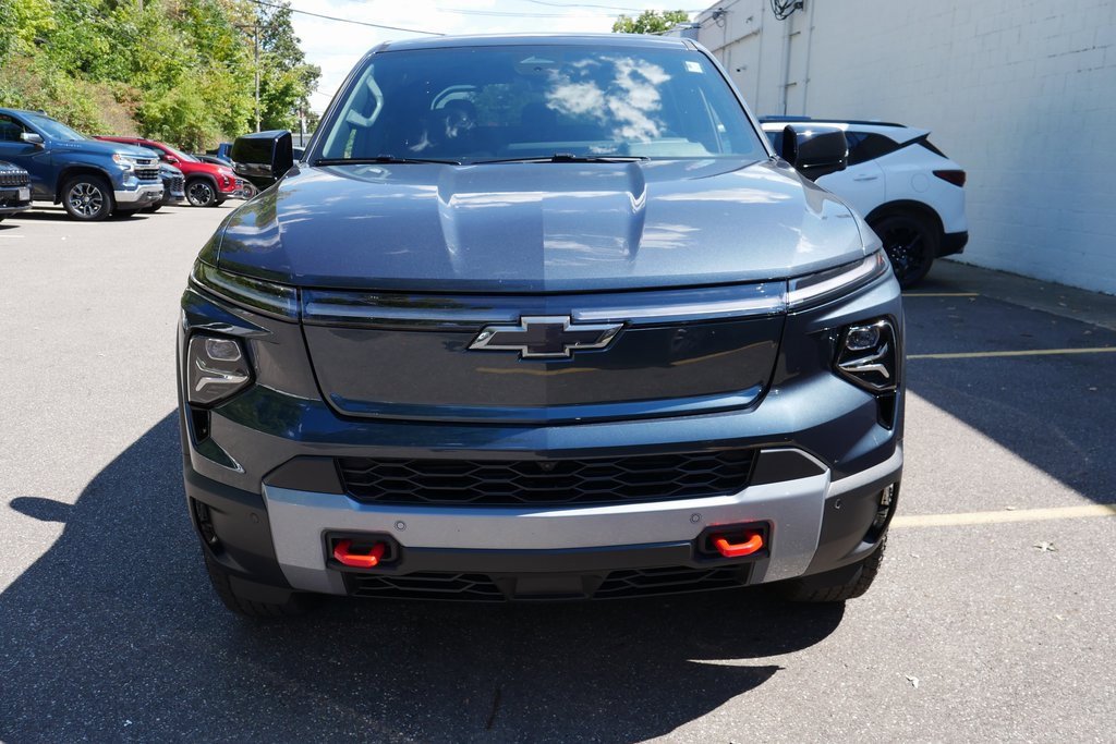 New 2026 Chevrolet Silverado EV Trail Boss w/ Premium Package image 3
