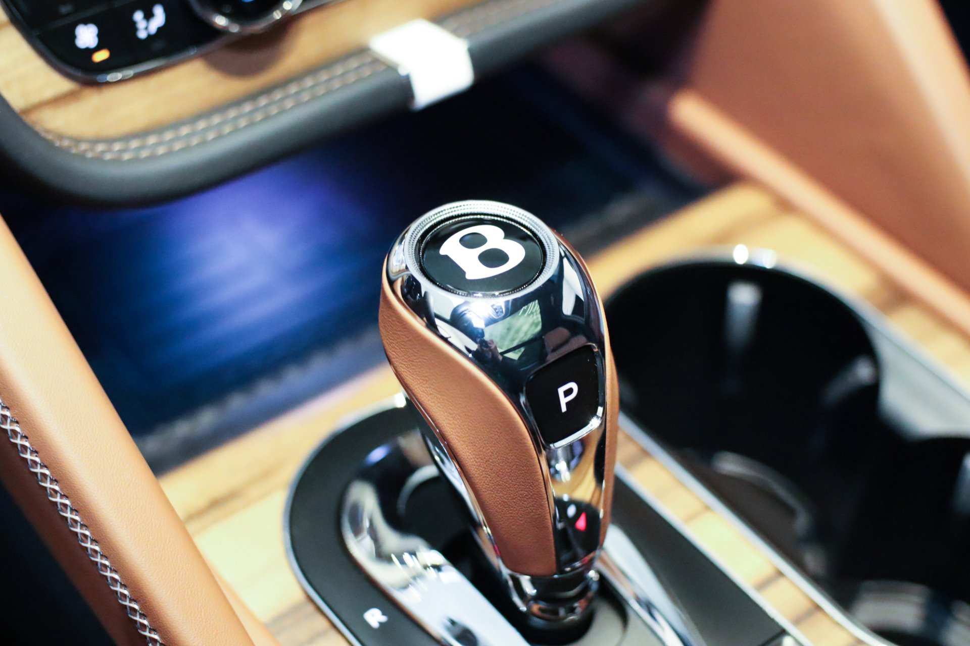 New 2025 Bentley Bentayga image 30