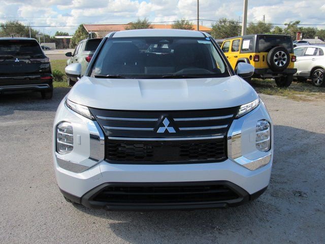New 2026 Mitsubishi Outlander ES image 6