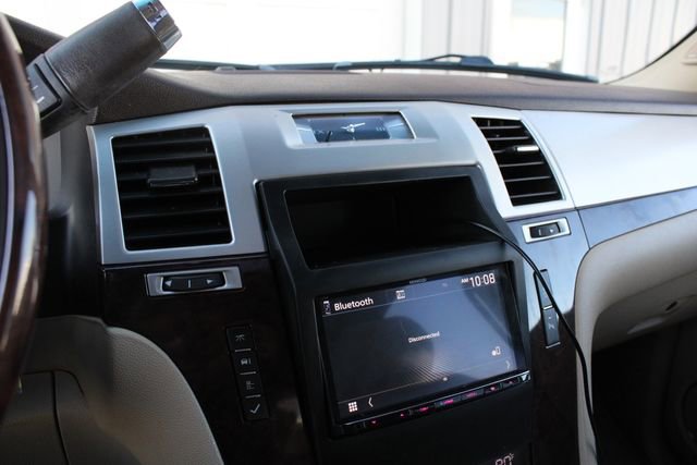 Used 2013 Cadillac Escalade Premium image 15