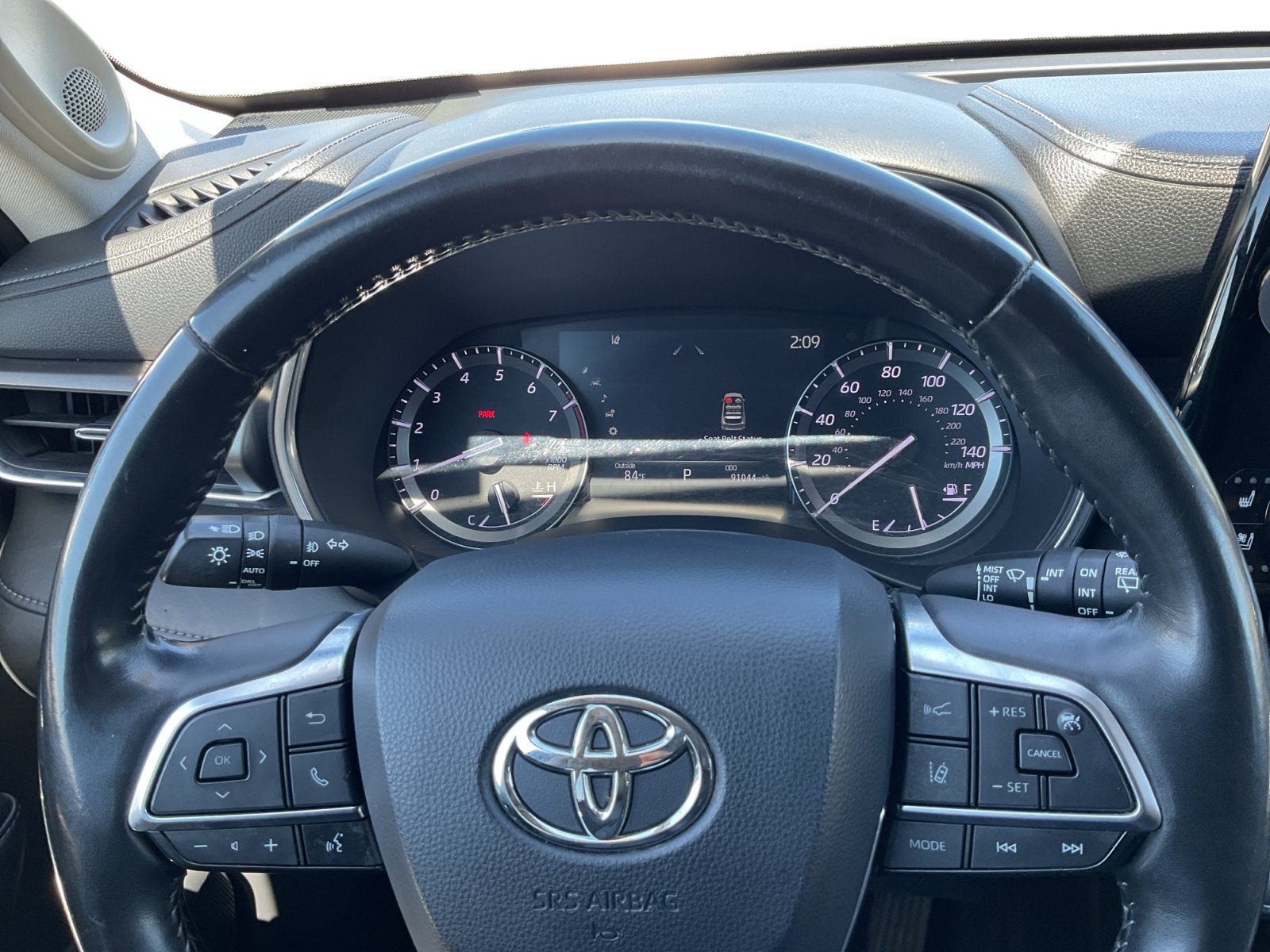 Used 2020 Toyota Highlander Limited FWD image 12