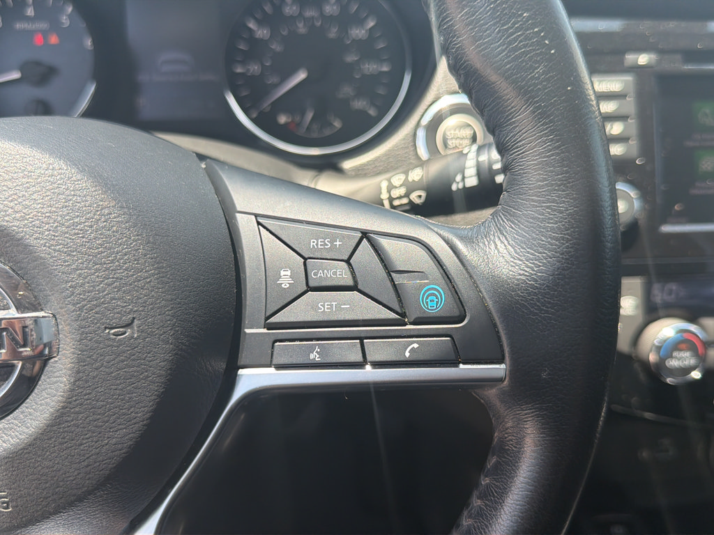 Used 2019 Nissan Rogue SV w/ Premium Package FWD image 36