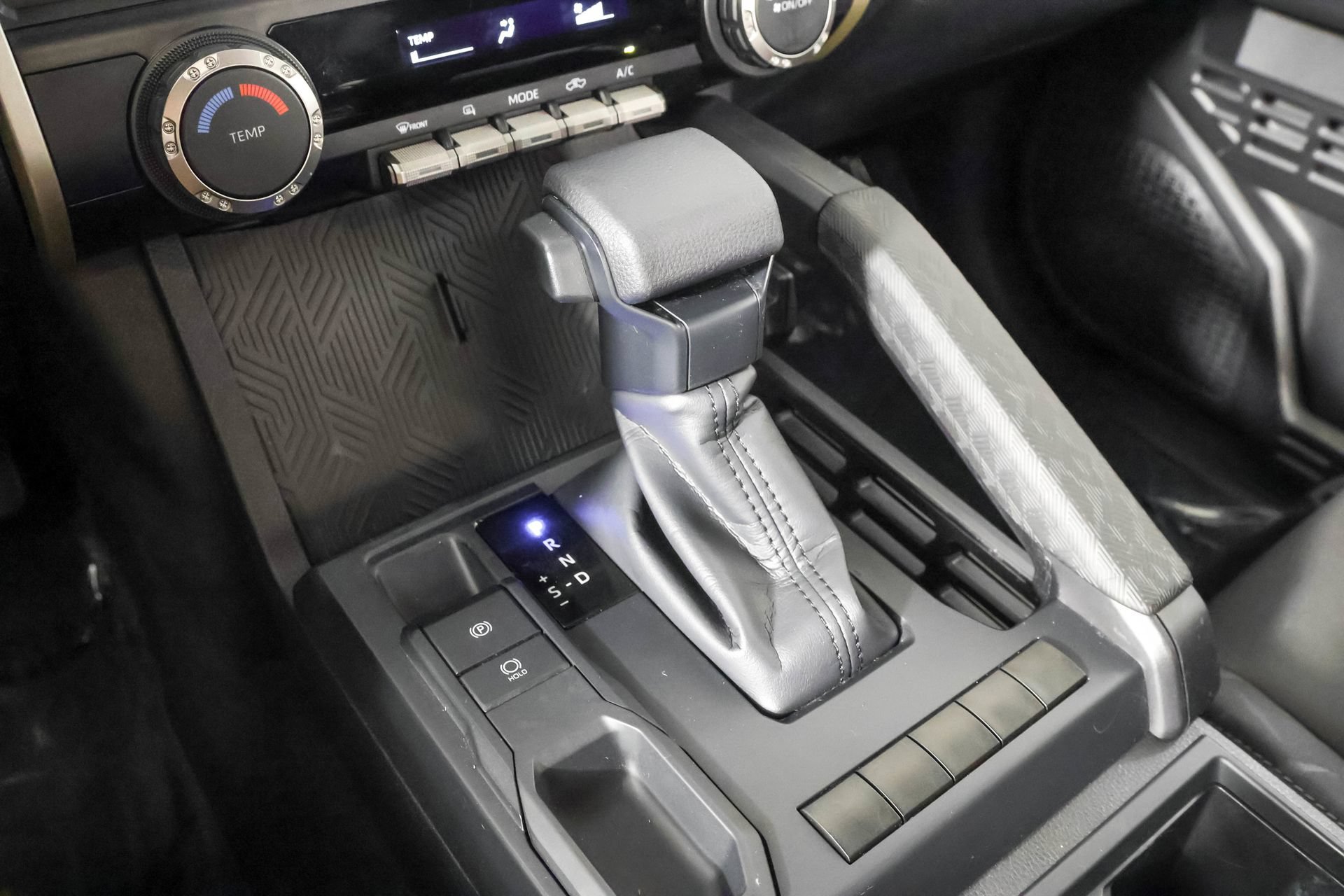 Used 2024 Toyota Tacoma SR RWD image 32