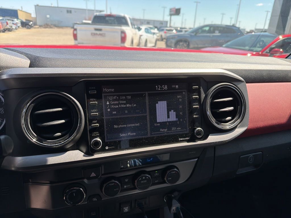 Used 2021 Toyota Tacoma SR5 AWD/4WD image 13